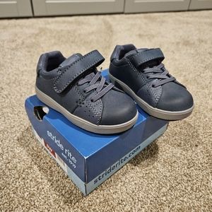 Stride rite m2p maci dark blue size 5 wide